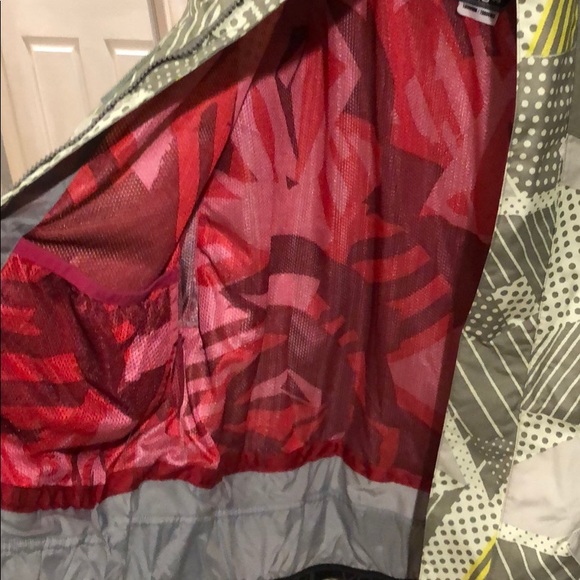 Snow Jacket - Picture 3 of 7